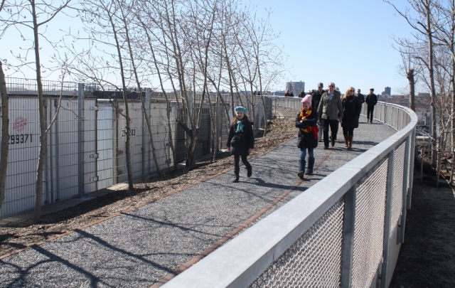 High Line at the Rail Yards 8